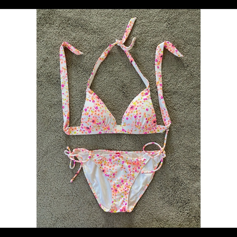 Victoria’s Secret Bikini Set